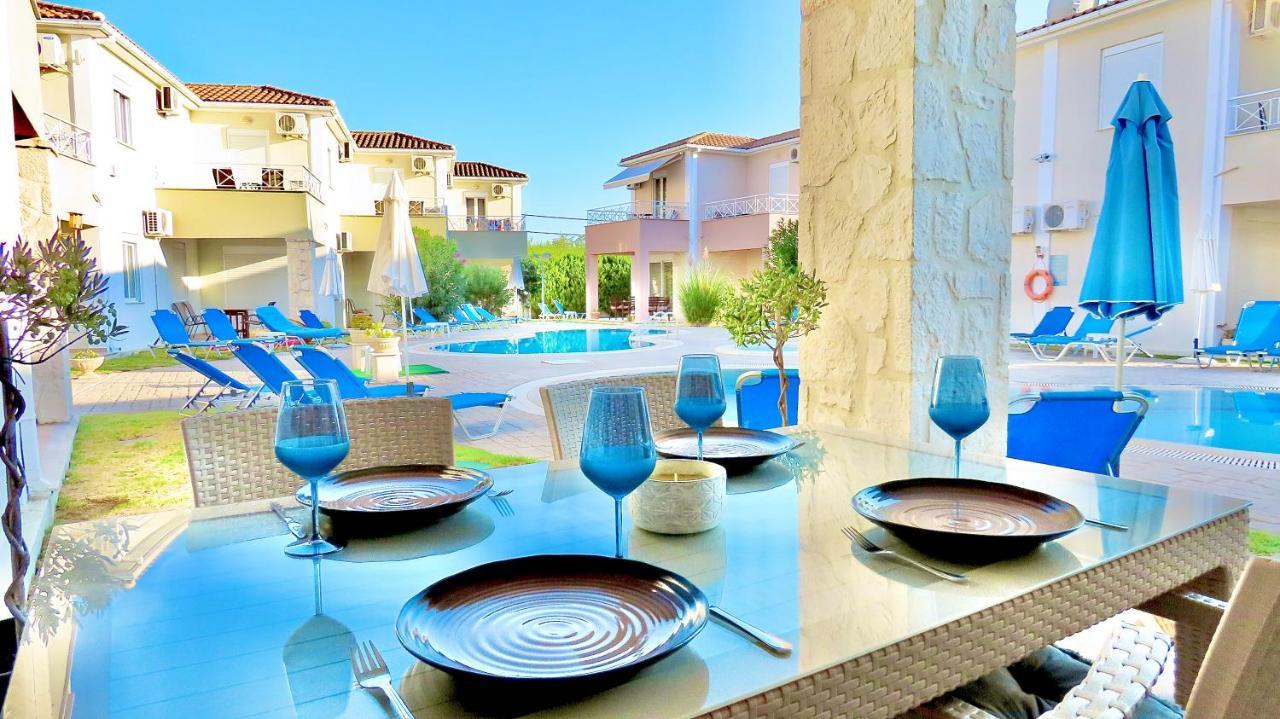 Phoebes Place At Kalamaki Court, 2 Bedroom Villa With A Shared Pool Exterior photo